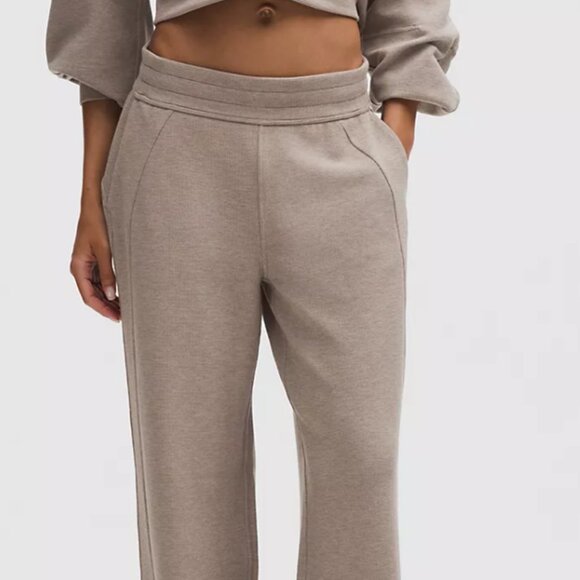 NWT $148 Lululemon Scuba Mid-Rise Waffle Knit Pants - Sz M - Picture 1 of 7